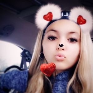 Meet your Posher, Makayla